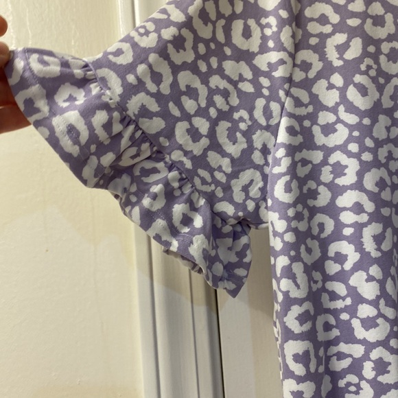 Purple and White ruffle sleeve top. NWT - Picture 3 of 6